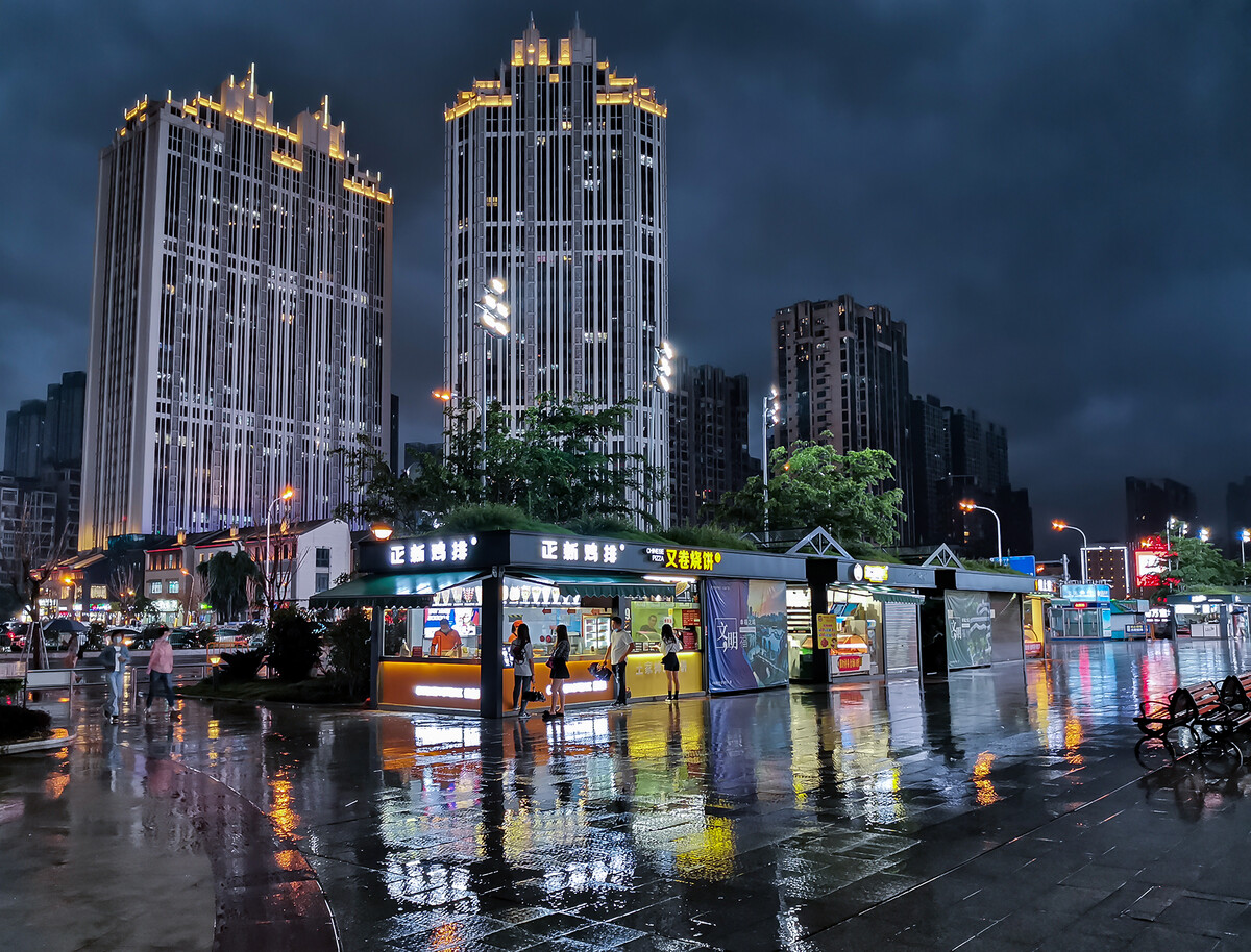 福州寶龍城市廣場(chǎng)雨夜隨拍